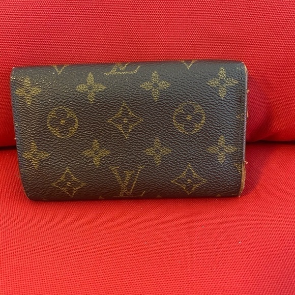 Louis Vuitton Wallet  - Authentic - Picture 13 of 16
